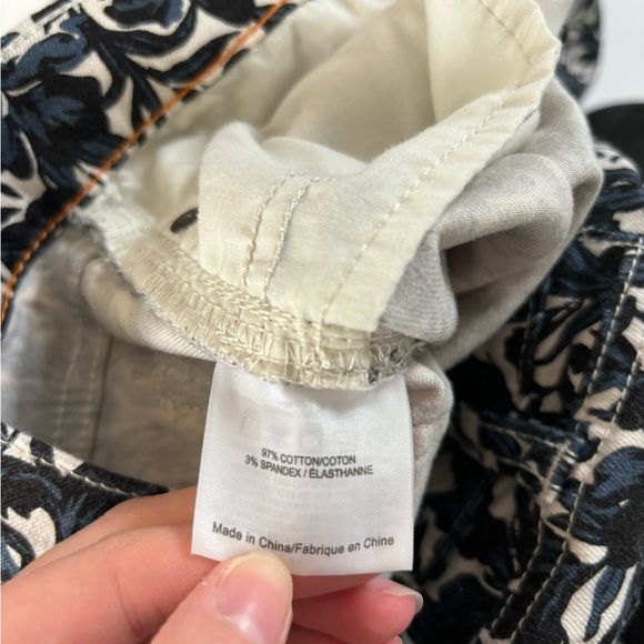 Tory Burch Pants Blue and White Floral Denim Size 25 Skinny Leg Low Rise Jeans - Picture 8 of 10